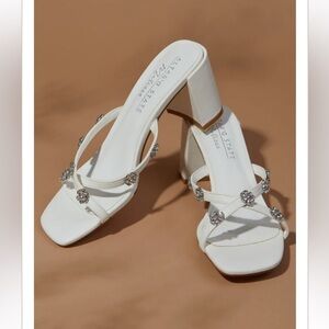 Brand new altard state Lainey floral heels in white